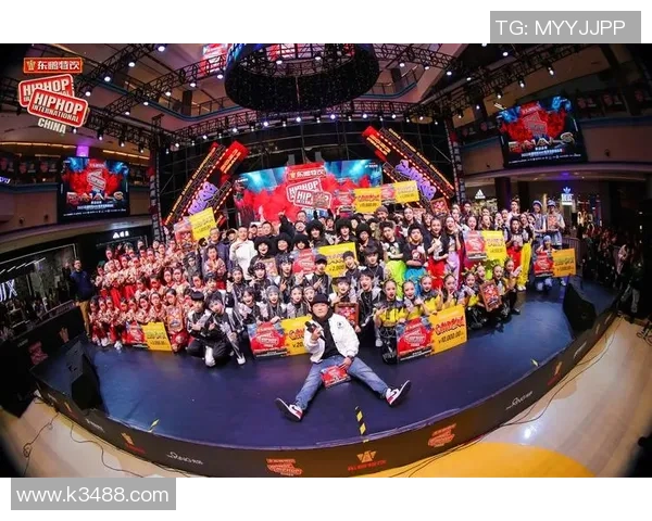 上海街舞队在世界攀岩锦标赛中的团队协作表现引人瞩目